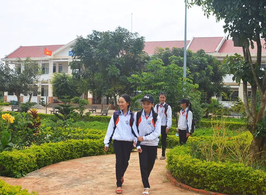 Trường THCS Nguyễn Khuyến hướng đến mô hình trường học xanh-sạch-đẹp. Ảnh: Minh Nguyễn