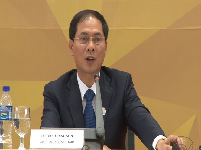 Ông Bùi Thanh Sơn, Thứ trưởng thường trực Bộ Ngoại giao phát biểu tại họp báo.