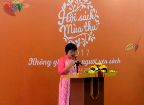 Bà Khúc Thị Hoa Phượng Giám đốc, Tổng biên tập NXB Phụ nữ phát biểu tại sự kiện
