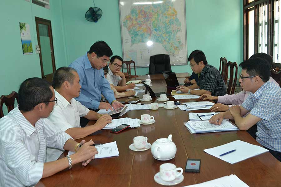  Ông Nguyễn Nhĩ-Phó Giám đốc Sở Nông nghiệp và PTNT, kiêm Chi Cục trưởng Chi Cục Kiểm lâm tỉnh thông tin với báo chí. Ảnh: Lê Nam