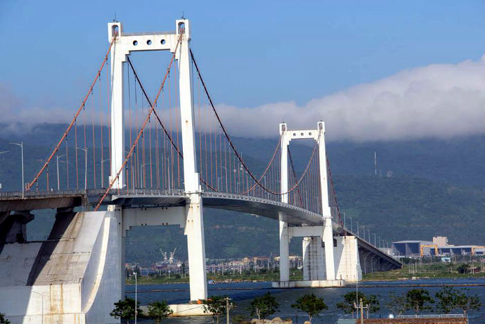 Đại biểu HĐND Đà Nẵng từng đề xuất đặt tên cầu Thuận Phước theo tên cố Bí thư Thành ủy Nguyễn Bá Thanh. Ảnh: Cao Thái Đại biểu HĐND Đà Nẵng từng đề xuất đặt tên cầu Thuận Phước theo tên cố Bí thư Thành ủy Nguyễn Bá Thanh. Ảnh: Cao Thái