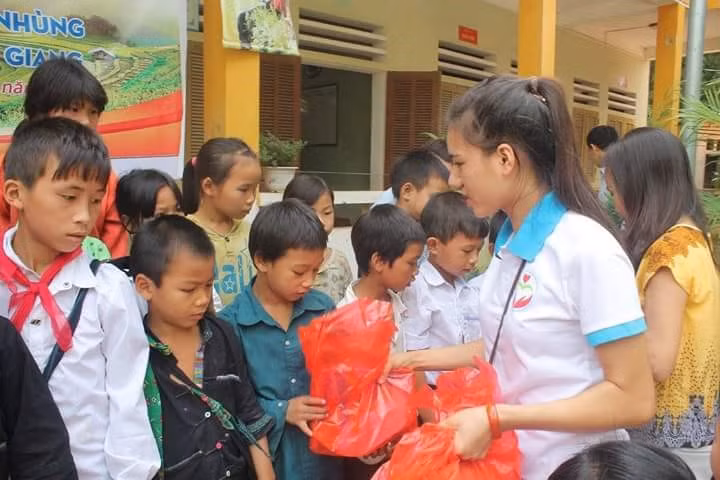 Tươi trong một lần đi tình nguyện.