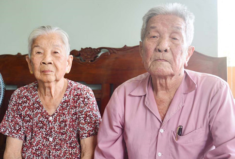 Hai vợ chồng cụ Huỳnh Văn Quới.