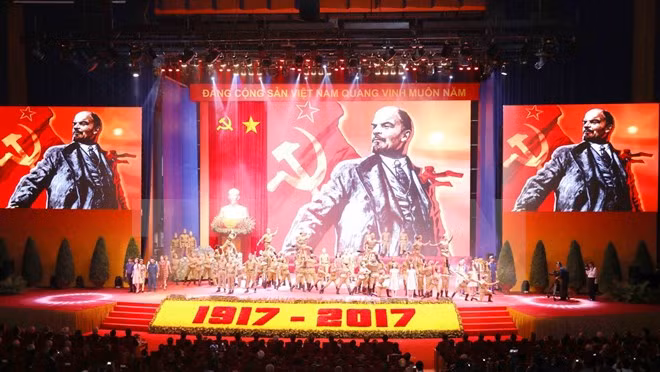 Chương trình nghệ thuật đặc biệt chào mừng lễ kỷ niệm.