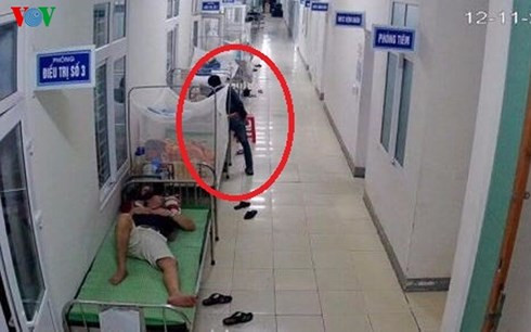 Hình ảnh tên trộm tại bệnh viện đa khoa thành phố Vinh.
