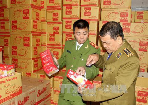 Đoàn công tác liên ngành tập trung kiểm tra các mặt hàng thiết yếu tiêu thụ dịp cuối năm. Đoàn công tác liên ngành tập trung kiểm tra các mặt hàng thiết yếu tiêu thụ dịp cuối năm.