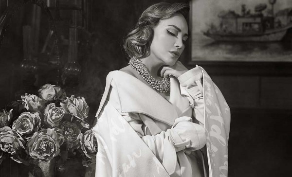 Không dừng lại ở vai trò là nguồn cảm hứng, Thanh Hà còn làm người mẫu thực hiện bộ ảnh mới, giới thiệu những thiết kế nằm trong bộ sưu tập vừa ra mắt.