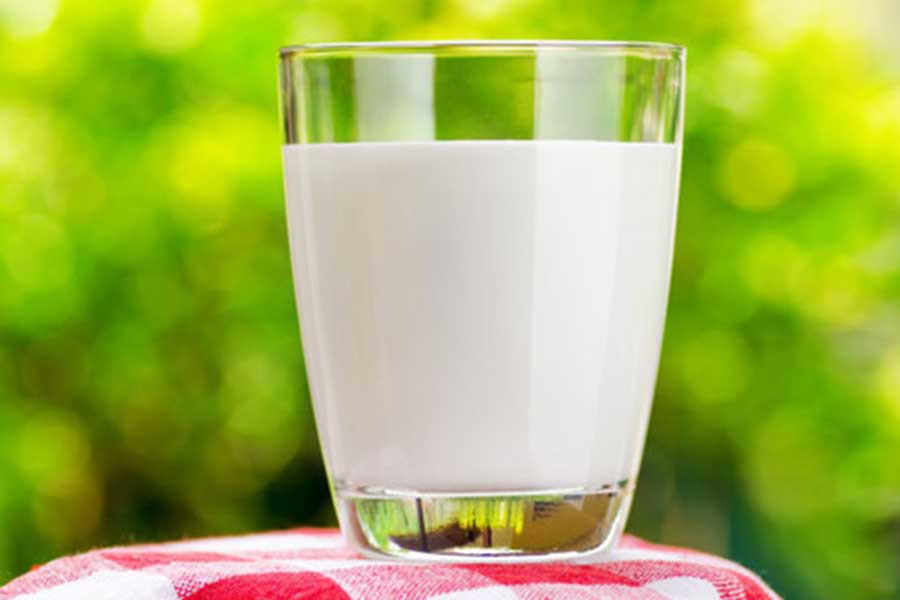 Không có gì tốt hơn là uống một ly sữa và mật ong để bắt đầu ngày mới