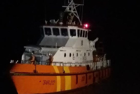 Tàu SAR 272 đang tìm kiếm 4 ngư dân mất tích còn lại trong vụ chìm tàu cá BĐ 30366-TS Tàu SAR 272 đang tìm kiếm 4 ngư dân mất tích còn lại trong vụ chìm tàu cá BĐ 30366-TS