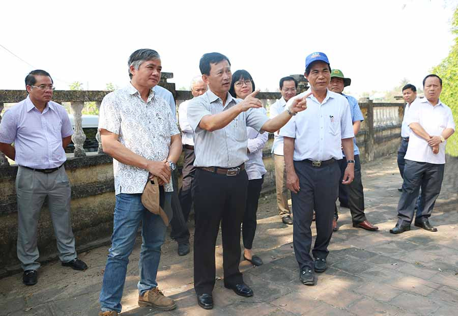 Lãnh đạo tỉnh khảo sát, kiểm tra thực tế tại Di tích An Khê đình. Ảnh: Q.T Lãnh đạo tỉnh khảo sát, kiểm tra thực tế tại Di tích An Khê đình. Ảnh: Q.T