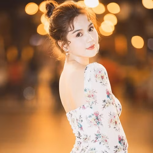  Nữ hoàng nội y Ngọc Trinh.