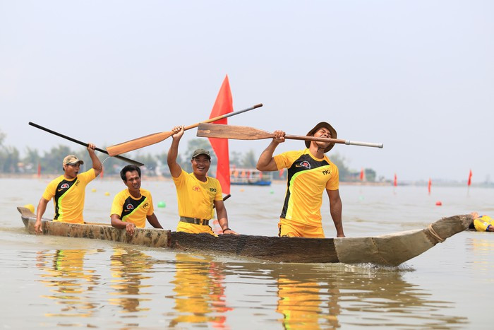 Niềm vui chiến thắng của các VĐV nội dung 4 người. Niềm vui chiến thắng của các VĐV nội dung 4 người.