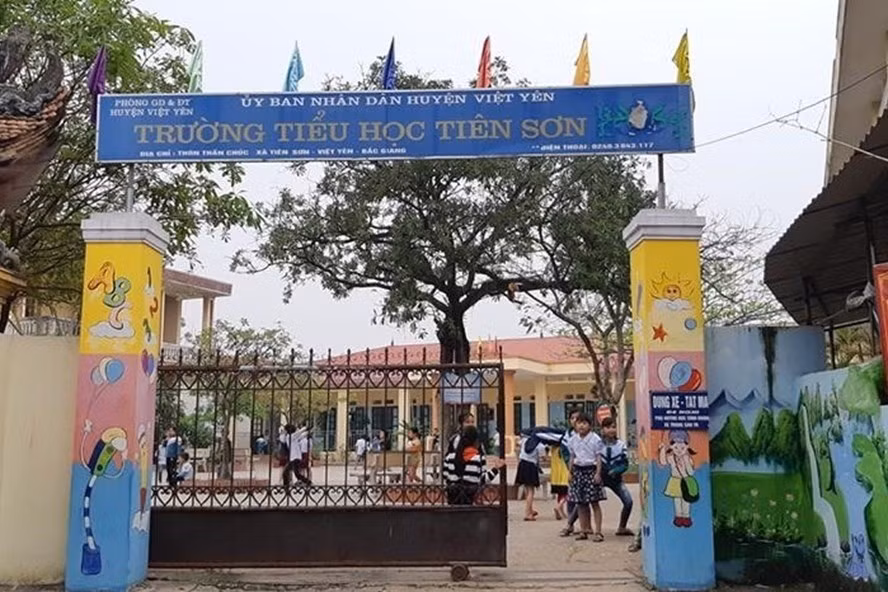 Trường Tiểu học Tiên Sơn - nơi xảy ra sự việc một số học sinh tố bị thầy giáo dâm ô. Ảnh: VTV