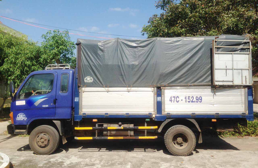 Chiếc xe ô tô mà các đối tượng sử dụng để trộm cắp. Ảnh: Văn Ngọc