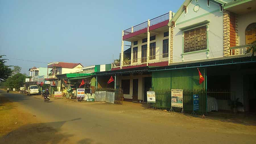 Dãy nhà được xây dựng trong “giai đoạn vàng” tại Công ty cà phê 706. Ảnh: N.T Dãy nhà được xây dựng trong “giai đoạn vàng” tại Công ty cà phê 706. Ảnh: N.T
