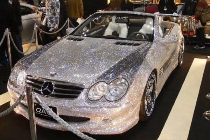  Siêu xe Mercedes-Benz SL600 nạm kim cương. 