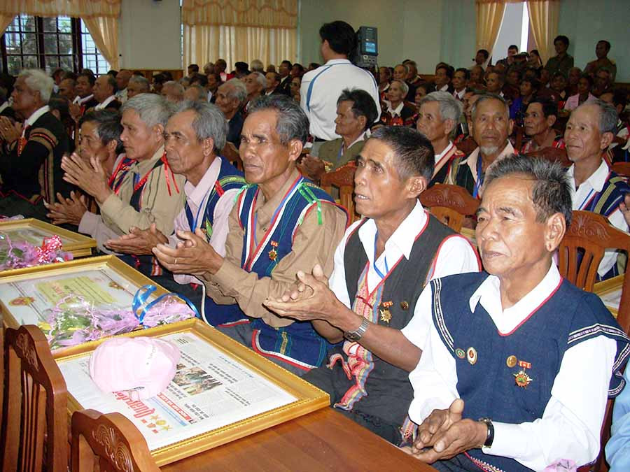 Những già làng tiêu biểu của các tỉnh Tây Nguyên. Ảnh: thanh nhật