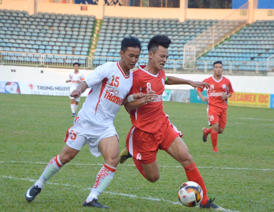  Cầu thủ U19 HA.GL (áo trắng) tại VCK Giải U19 Quốc gia 2019. Ảnh: Minh Vỹ