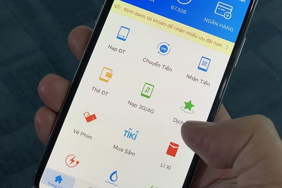 Sử dụng ví điện tử mang lại nhiều tiện dụng, nhưng người sử dụng cũng cần cẩn trọng