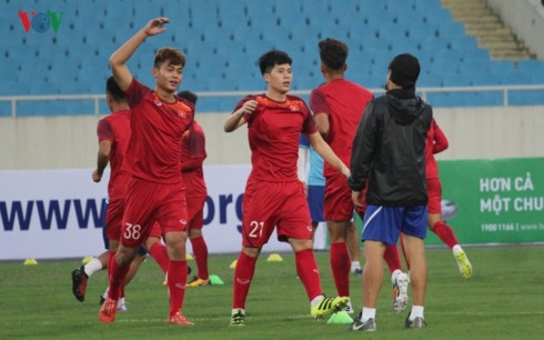 Đình Trọng đã trở lại tập luyện chung cùng đồng đội ở U23 Việt Nam nhưng khả năng ra sân vẫn để ngỏ. (Ảnh: Nguyên Hà).