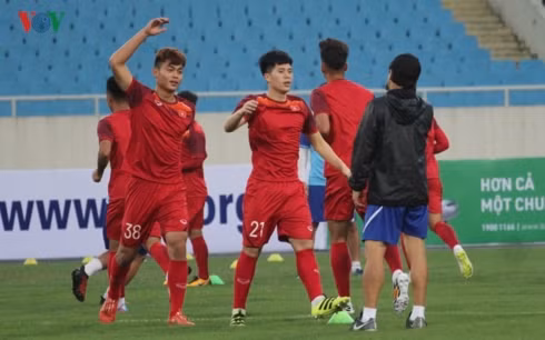 Đình Trọng đã trở lại tập luyện chung cùng đồng đội ở U23 Việt Nam nhưng khả năng ra sân vẫn để ngỏ. (Ảnh: Nguyên Hà).