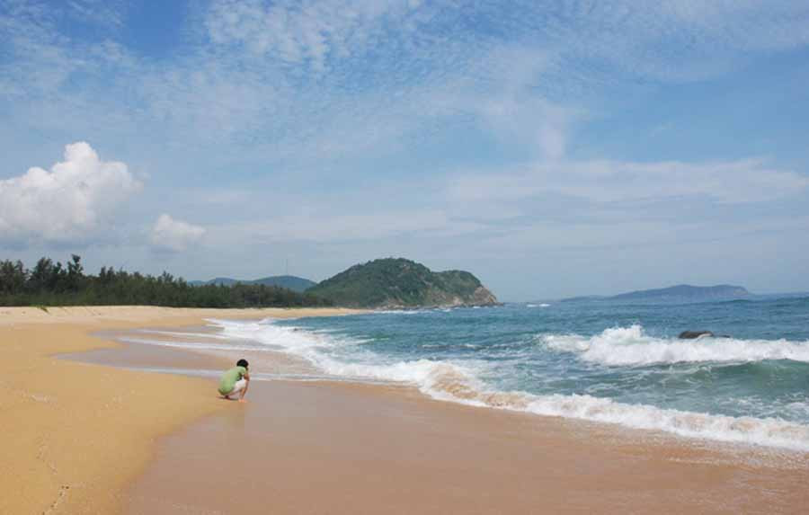  Một góc bãi biển Chu Me, Sa Huỳnh. Ảnh: T.Đ