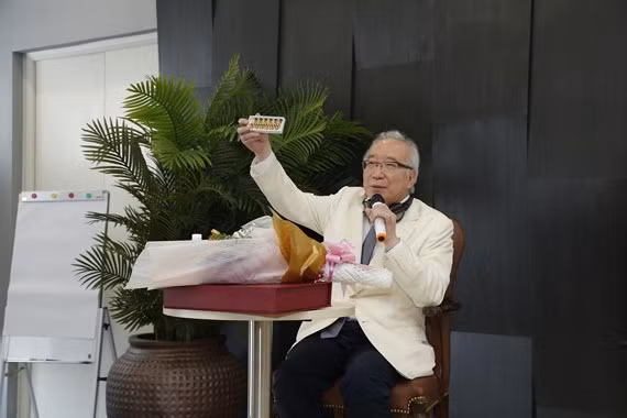  Tiến sĩ Kenichiro Hamisu giới thiệu về liệu pháp phòng ngừa và điều trị ung thư bằng vacicne hệ miễn dịch