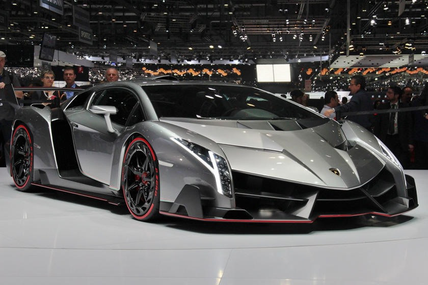 Lamborghini Veneno trong một cuộc triển lãm ở Dubai. 