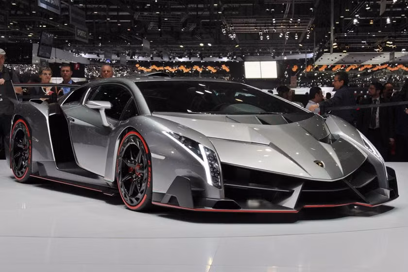 Lamborghini Veneno trong một cuộc triển lãm ở Dubai. 