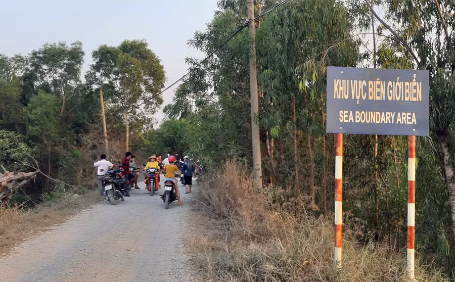 Khu vực tổ chức trường gà là nơi biên giới biển