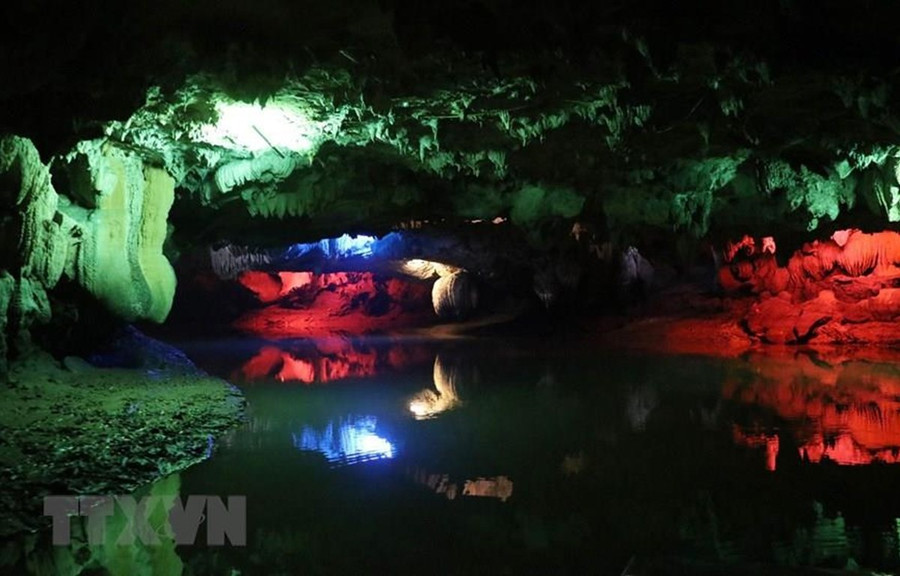 Vẻ đẹp tiềm ẩn trong động Thiên Hà. (Ảnh: Ninh Đức Phương/TTXVN) Vẻ đẹp tiềm ẩn trong động Thiên Hà. (Ảnh: Ninh Đức Phương/TTXVN)
