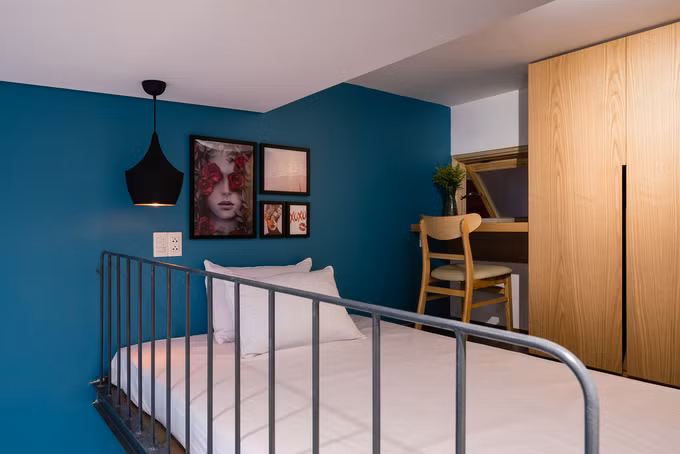 ...phòng ngủ kết hợp làm việc được bố trí phía trên. ...phòng ngủ kết hợp làm việc được bố trí phía trên.