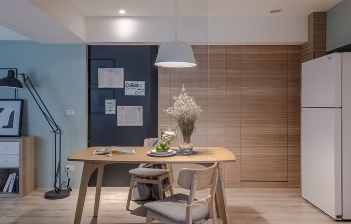 Vốn là người bận rộn, không có nhiều thời gian nấu nướng nên ở phần bếp gia chủ thu nhỏ lại để chừa không gian cho những chức năng khác.