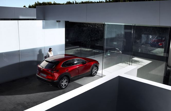 Thiết kế ngoại thất của mẫu xe này giống như một bản thu nhỏ của Mazda CX-5.  Thiết kế ngoại thất của mẫu xe này giống như một bản thu nhỏ của Mazda CX-5.