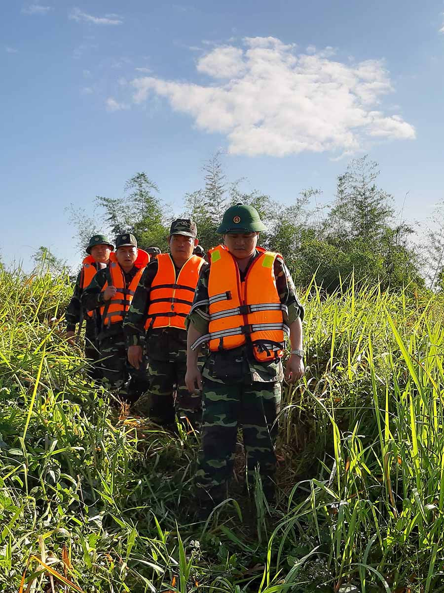  Lực lượng Biên phòng tuần tra bảo vệ khu vực biên giới tiếp giáp. Ảnh: V.H