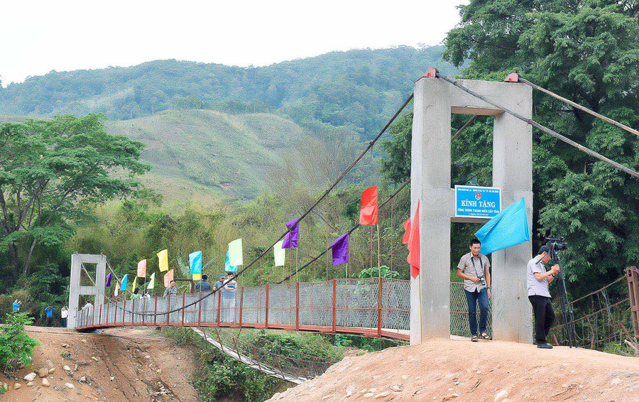 Cầu dân sinh bắt quá suối Đăk Pne hoàn thành và đưa vào sử dụng. Ảnh: Đức Thụy
