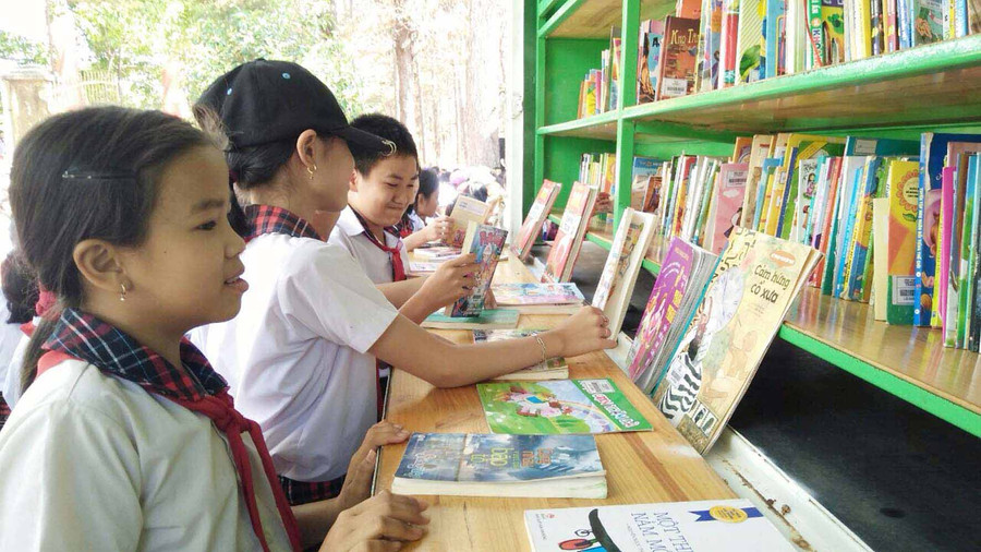 Đông đảo học sinh tham gia ngày hội đọc sách. Ảnh: Hà Phương