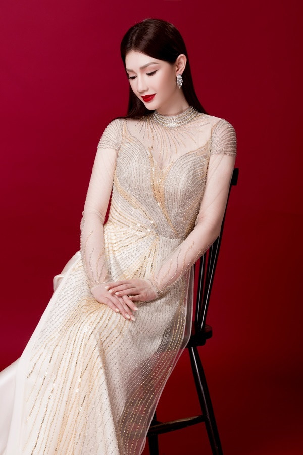 Quỳnh Chi đang dốc sức cho vai trò nhà sản xuất phim Nhân duyên: Anh mãi bên em. Phim có sự tham gia của ca sĩ Trịnh Thăng Bình và diễn viên Midu. Dự án do Luk Vân đạo diễn. Đây là bộ phim đầu tiên Quỳnh Chi bỏ kinh phí đầu tư sau khi lấn sân kinh doanh phim ảnh. Quỳnh Chi đang dốc sức cho vai trò nhà sản xuất phim Nhân duyên: Anh mãi bên em. Phim có sự tham gia của ca sĩ Trịnh Thăng Bình và diễn viên Midu. Dự án do Luk Vân đạo diễn. Đây là bộ phim đầu tiên Quỳnh Chi bỏ kinh phí đầu tư sau khi lấn sân kinh doanh phim ảnh.