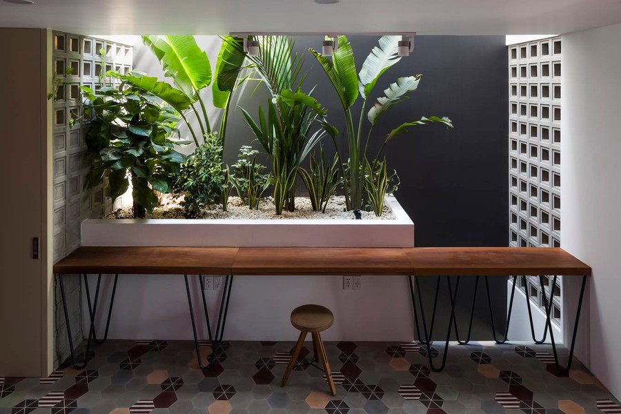 hay các bồn cây, thậm chí cả góc làm việc.