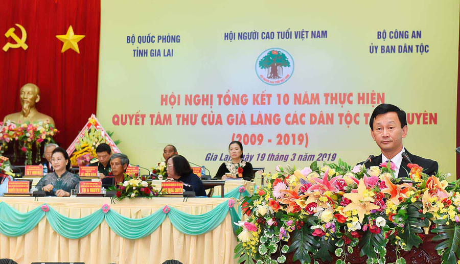 Đồng chí Dương Văn Trang-Bí thư Tỉnh ủy Gia Lai phát biểu tại hội nghị. Ảnh: Đức Thụy