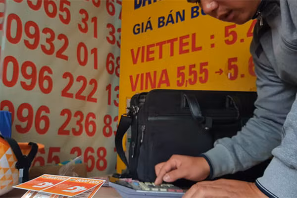 Với biện pháp thắt chặt quản lý của Bộ TT&TT, tỷ lệ chuyển mạng thành công của người dùng di động tại 2 nhà mạng MobiFone và Vietnamobile đã tăng lên trông thấy. Với biện pháp thắt chặt quản lý của Bộ TT&TT, tỷ lệ chuyển mạng thành công của người dùng di động tại 2 nhà mạng MobiFone và Vietnamobile đã tăng lên trông thấy.