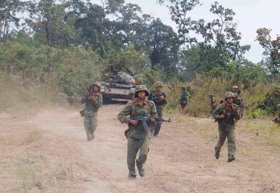 Cán bộ, chiến sĩ Quân đoàn 3 huấn luyện SSCĐ. Ảnh: Lê Quang Hồi