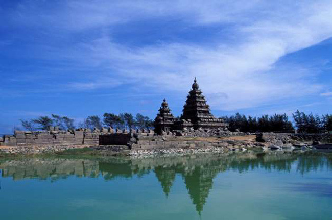 Mamallapuram: Được biết đến với những ngôi đền và di tích được xây dựng bởi triều đại Pallava, Mamallapuram (Mahabalipuram) là một thị trấn xinh đẹp ở Tami Nadu. 
