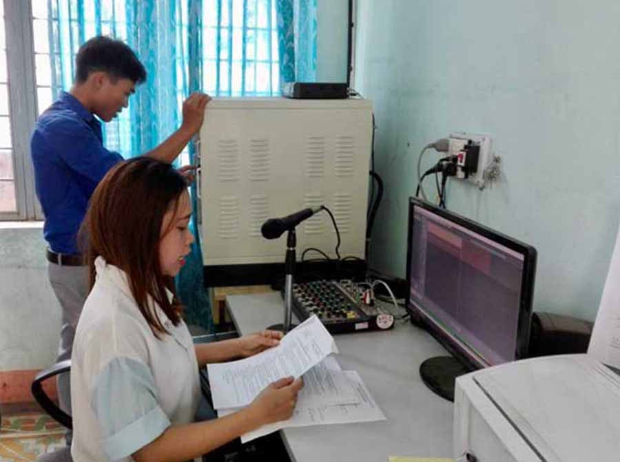 Đài truyền thanh xã Hà Tam được đầu tư đồng bộ, có hệ thống phát thanh tin, bài về tình hình của địa phương. Ảnh: T.B Đài truyền thanh xã Hà Tam được đầu tư đồng bộ, có hệ thống phát thanh tin, bài về tình hình của địa phương. Ảnh: T.B
