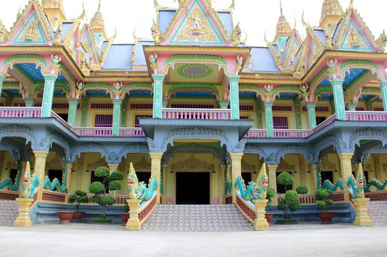 Một kiến trúc khác tại chùa Som Rong