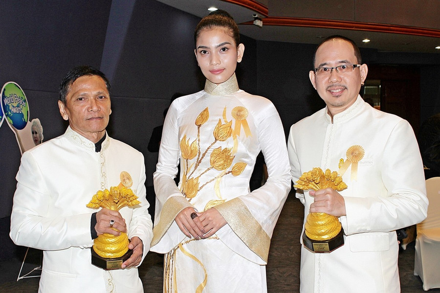 Cô chọn trang phục truyền thống thêu hình hoa sen vàng. Năm 2014, cô được Hiệp hội bảo vệ động vật PETA - (khu vực châu Á - Thái Bình Dương) - chọn là "Mỹ nhân ăn chay hấp dẫn nhất châu Á". Cô chọn trang phục truyền thống thêu hình hoa sen vàng. Năm 2014, cô được Hiệp hội bảo vệ động vật PETA - (khu vực châu Á - Thái Bình Dương) - chọn là