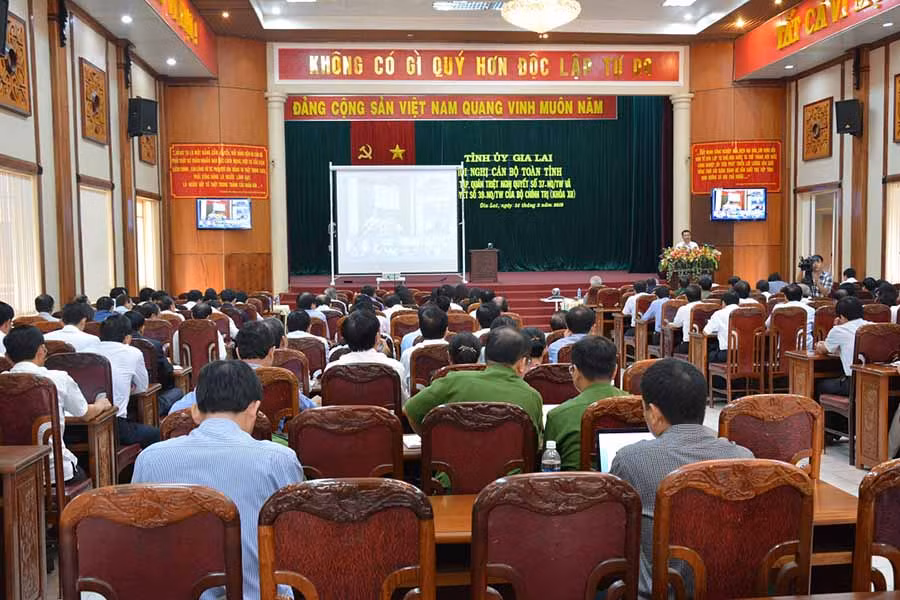  Hội nghị cán bộ toàn tỉnh, học tập, quán triệt Nghị quyết của Bộ Chính trị. Ảnh: M.N