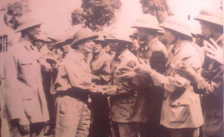 Đại tướng Võ Nguyên Giáp thăm cán bộ, chiến sĩ Đoàn 331 năm 1977. Ảnh: TƯ LIỆU  Đại tướng Võ Nguyên Giáp thăm cán bộ, chiến sĩ Đoàn 331 năm 1977. Ảnh: TƯ LIỆU