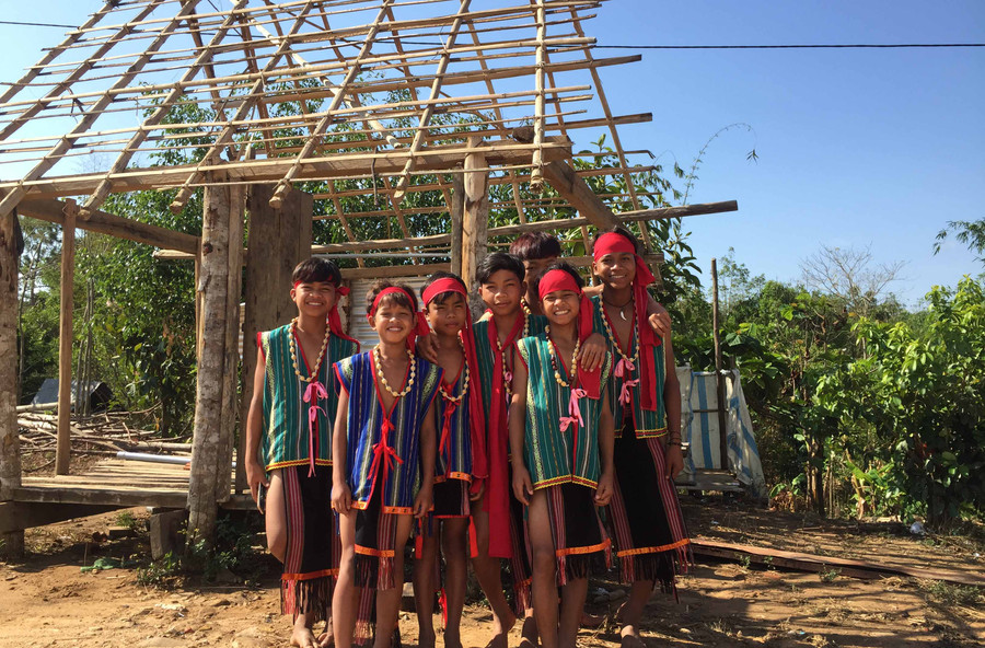 Nụ cười như nắng ươm vàng cả một góc trời khiến ai cũng xuyến xao khi được hòa mình vào không gian yên bình đó. Ảnh: Võ thanh Thảo