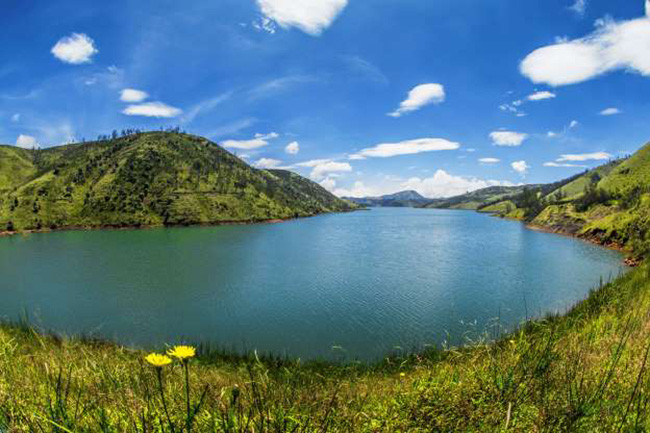 Ẩn mình trong đồi Nilgiri, Ooty là một nhà ga trên đồi tuyệt đẹp ở Tamil Nadu. 